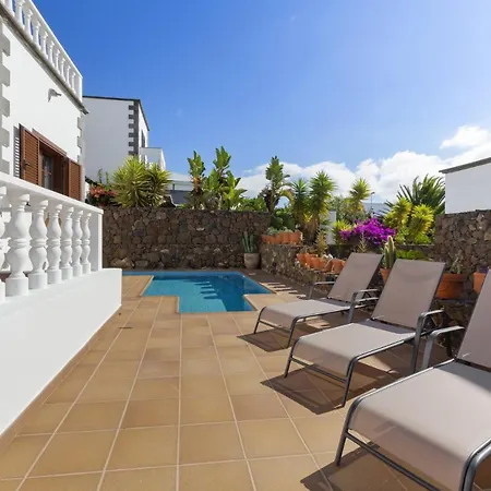 Reymar Villa Tias